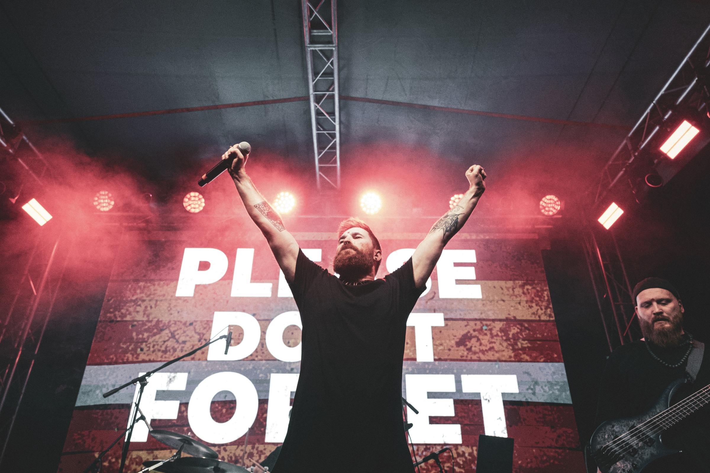 Live crowd performance